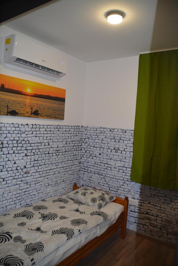Kid Familia Panzio Balatonszarszo Bed & Breakfast Dış mekan fotoğraf