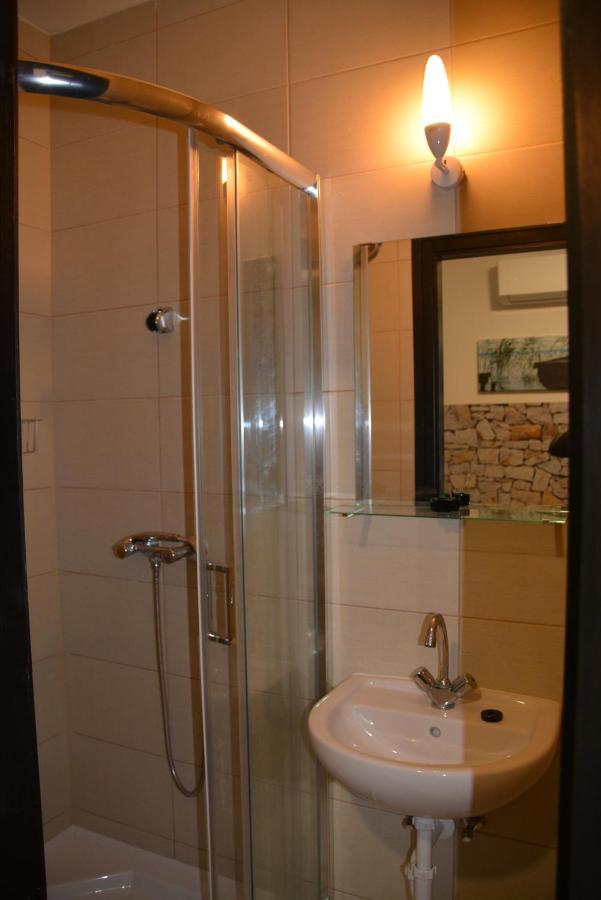 Kid Familia Panzio Balatonszarszo Bed & Breakfast Dış mekan fotoğraf