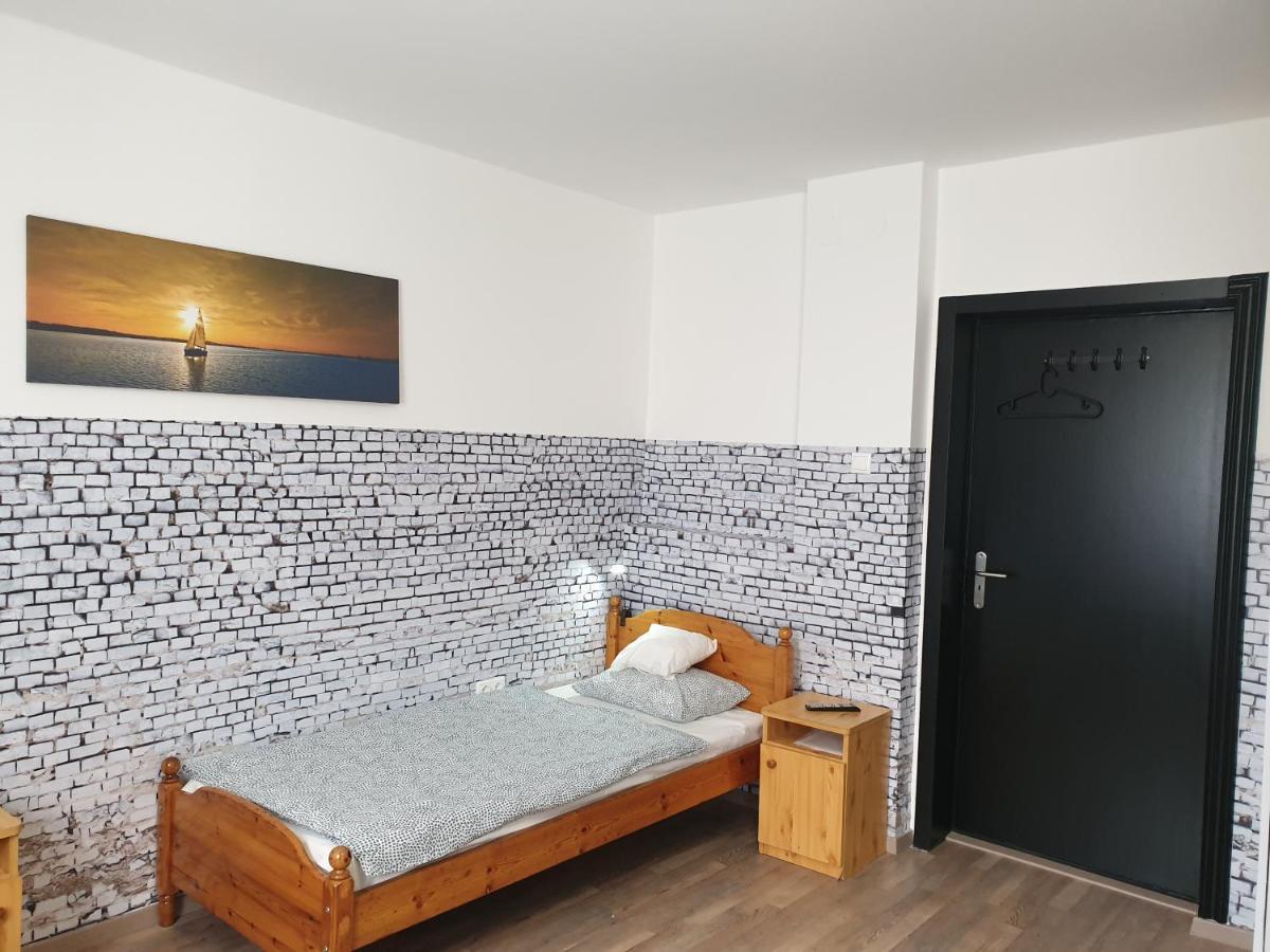Kid Familia Panzio Balatonszarszo Bed & Breakfast Dış mekan fotoğraf