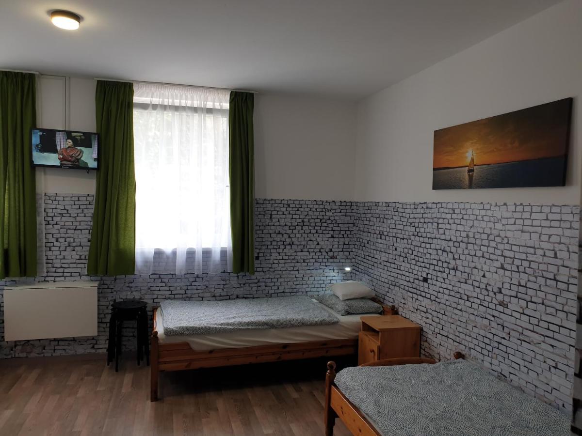 Kid Familia Panzio Balatonszarszo Bed & Breakfast Dış mekan fotoğraf